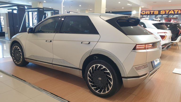 Hyundai IONIQ 5 EV Electric 2024 Indonesia Silver Doff 4