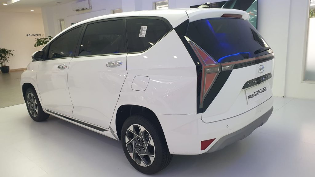 Promo Harga Hyundai Stargazer Jakarta 2024-2025 White 7