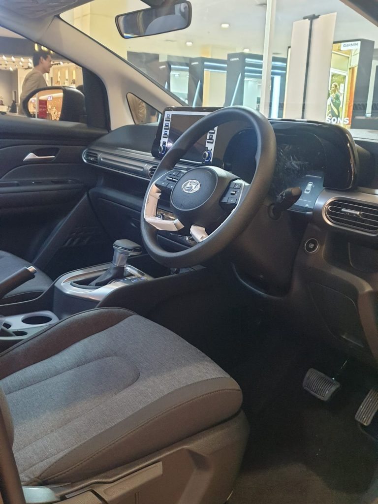Interior Hyundai New Stargazer Essential 2025 Black 6P 1