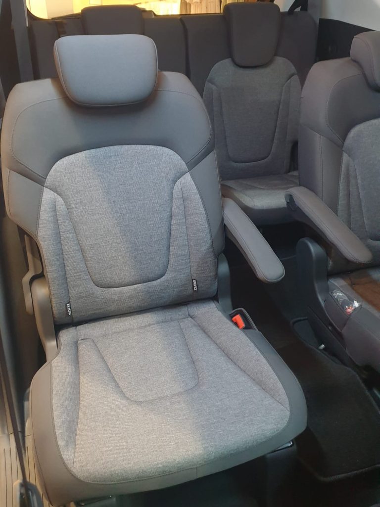 Interior Hyundai New Stargazer Essential 2025 Black 6P 4