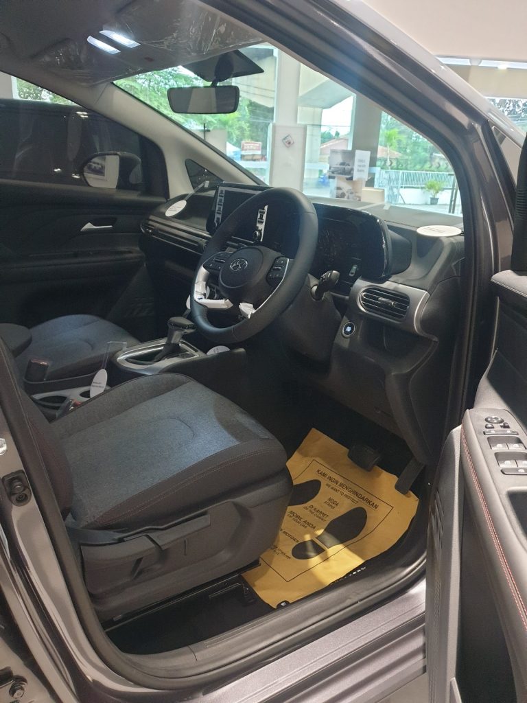 Interior Hyundai Stargazer X Style 2025 Black 6P 1a